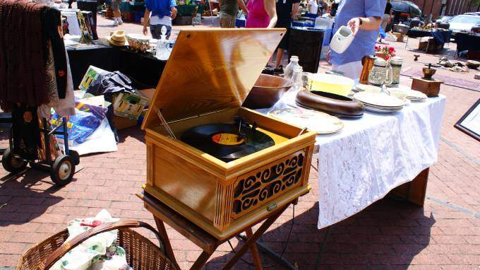 レッドバーン・フリーマーケット / Red Barn Flea Market