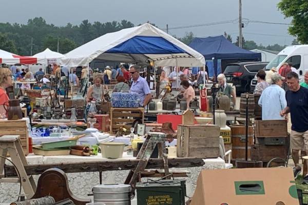 バートン・アンティークマーケット / Burton Antiques Market