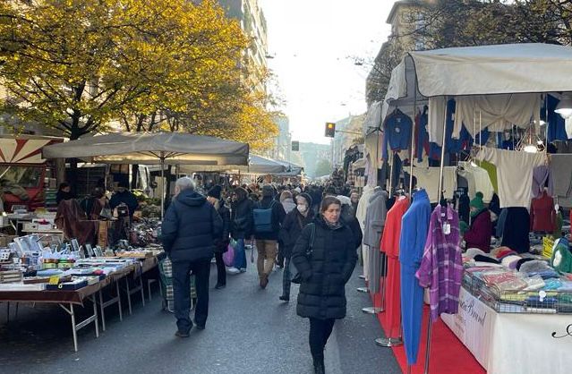 フォーチェ通りの蚤の市 / Mercato di Via Fauchè