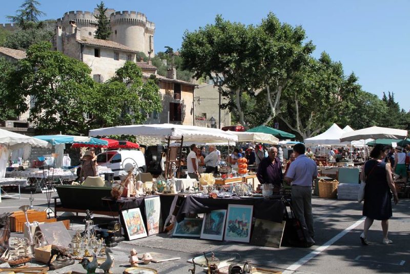 マルシェ・ア・ラ・ブロカント / Marché à la brocante