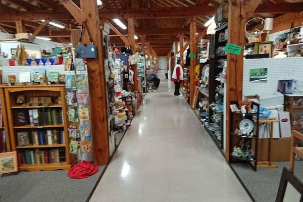 パインヒルズ・アンティークモール / Pine Hills Antique Mall