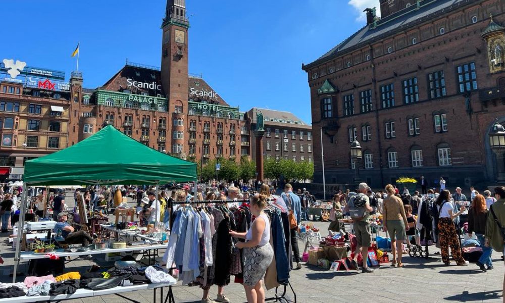 コペンハーゲン市庁舎前広場の蚤の市 / Rådhuspladsens Loppemarked