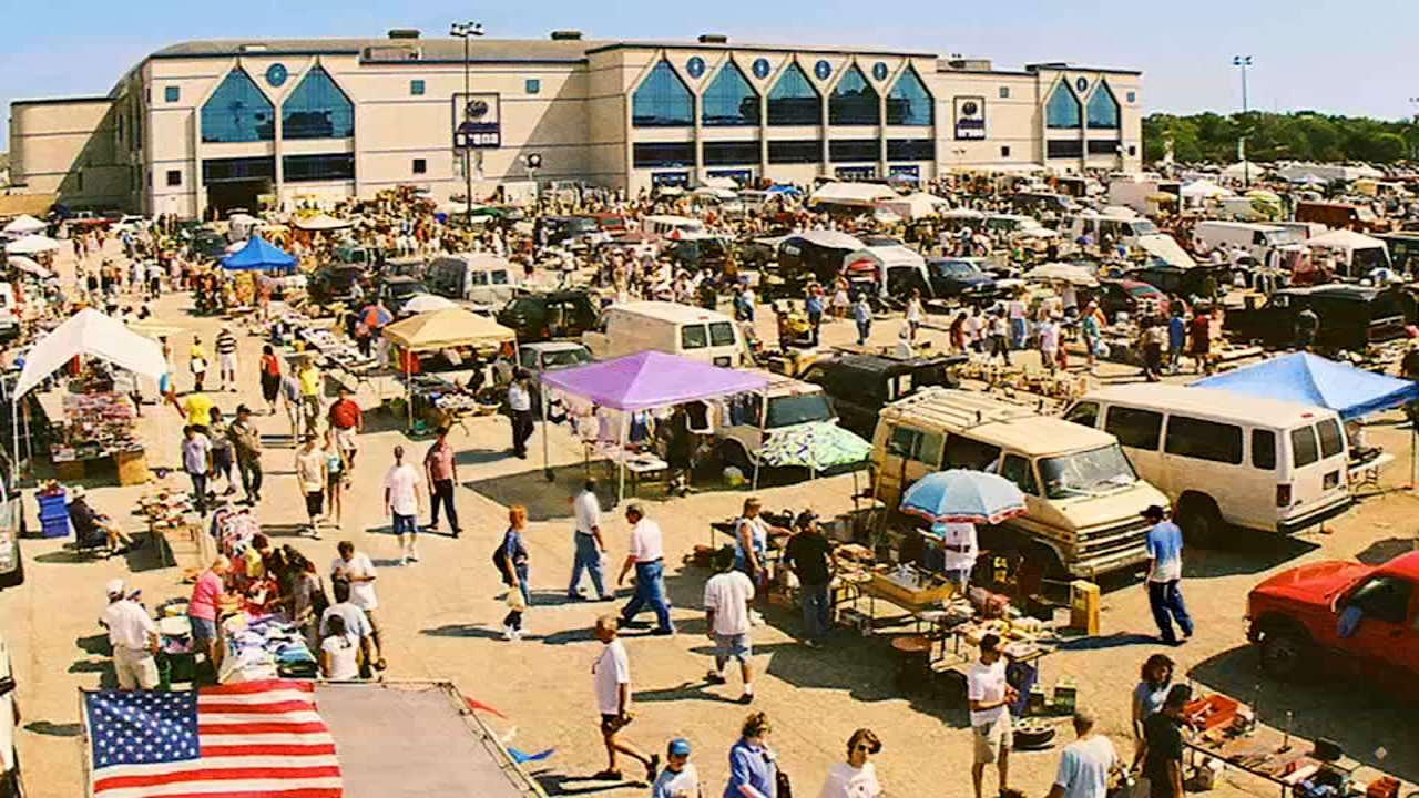 ウルフズ・フリー・マーケット(ローズモント)  / Wolff’s Flea Market – Rosemont